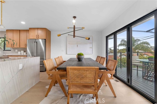 2416 Palm Avenue, Manhattan Beach CA: https://media.crmls.org/medias/b497c299-4ab0-4fd8-bb55-05a43f25e74c.jpg