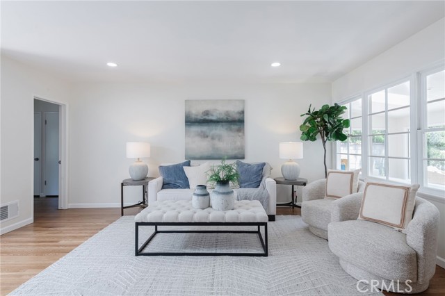 Detail Gallery Image 8 of 69 For 5320 W 142nd Pl, Hawthorne,  CA 90250 - 3 Beds | 2 Baths
