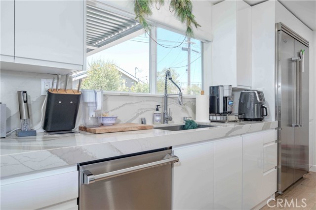 5841 Raphael Drive, Huntington Beach CA: https://media.crmls.org/medias/b497efa7-c561-4874-8b6b-42aba3d89e0b.jpg
