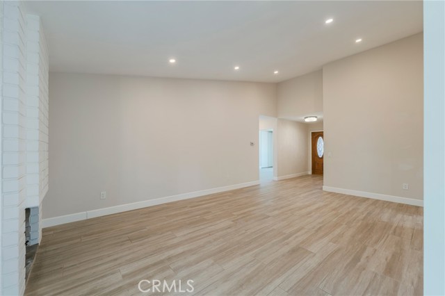 Detail Gallery Image 15 of 42 For 17482 Bellport Cir, Huntington Beach,  CA 92649 - 4 Beds | 2 Baths