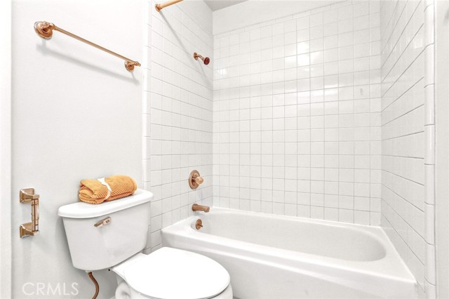 27142 Langside Avenue, Canyon Country CA: https://media.crmls.org/medias/b4986a08-d44c-4dde-a6be-4f1255fccd49.jpg
