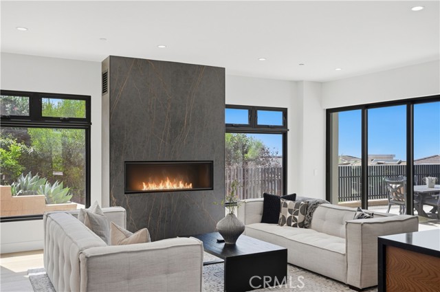 Detail Gallery Image 40 of 72 For 5108 Gordon Ln, San Diego,  CA 92109 - 4 Beds | 5/1 Baths