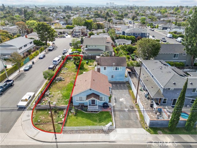 2110 Orange Avenue, Costa Mesa CA: https://media.crmls.org/medias/b498e91f-a487-4061-9f84-b51c2eba1724.jpg