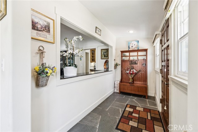 Detail Gallery Image 8 of 58 For 13621 Erwin St, Van Nuys,  CA 91401 - 4 Beds | 3 Baths