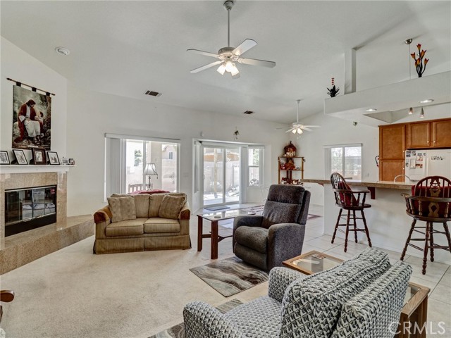 15900 Avenida Atezada, Desert Hot Springs CA: https://media.crmls.org/medias/b49addff-7f0f-4fa1-a5cb-3266c76e658d.jpg