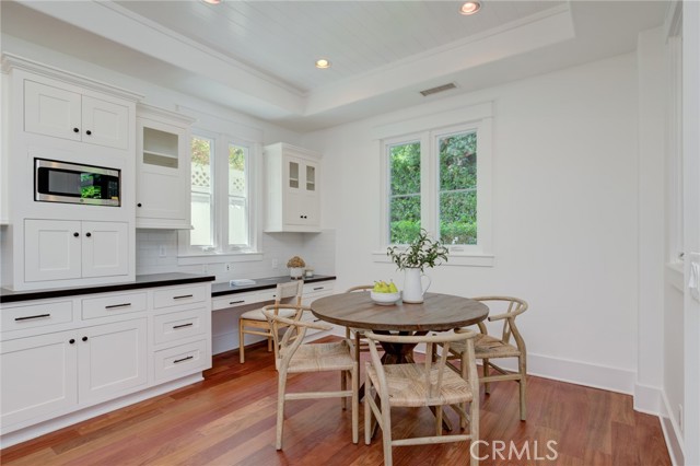 647 15th Street, Manhattan Beach, California 90266, 5 Bedrooms Bedrooms, ,4 BathroomsBathrooms,Residential,Sold,15th,SB21178358