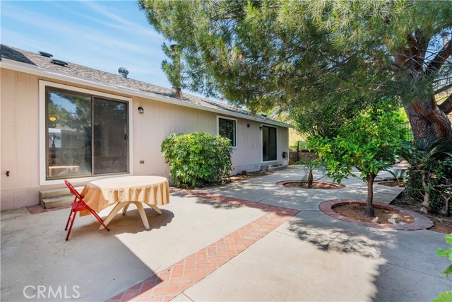 13691 Gavina Avenue, Sylmar CA: https://media.crmls.org/medias/b49adf53-b9ac-4d97-9b2b-c3729f6e5684.jpg