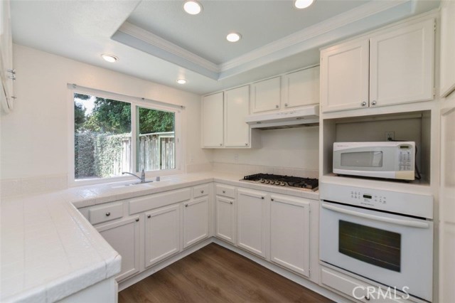 Detail Gallery Image 6 of 18 For 29 Bluecoat, Irvine,  CA 92620 - 4 Beds | 2/1 Baths