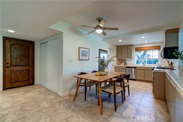 Detail Gallery Image 13 of 32 For 20322 Callaway Ave, Lakewood,  CA 90715 - 3 Beds | 2 Baths