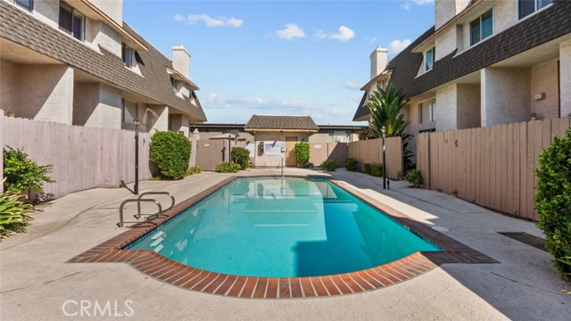 Detail Gallery Image 25 of 26 For 17931 Magnolia Bld #24,  Encino,  CA 91316 - 2 Beds | 2/1 Baths