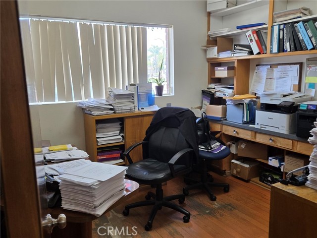Image 11 of 23 For 418 San Fernando Mission Boulevard