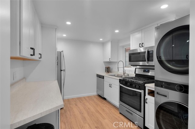 225 42nd Street, Manhattan Beach CA: https://media.crmls.org/medias/b49b981c-a9e1-4753-bf66-1f14c28cb9b7.jpg
