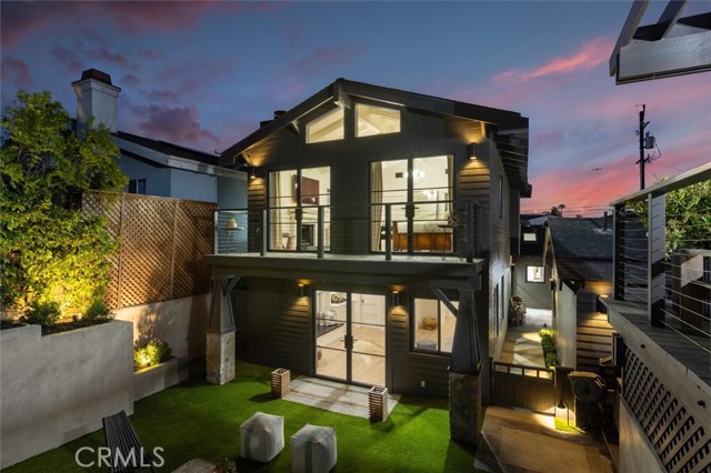 1012 10th Street, Manhattan Beach CA: https://media.crmls.org/medias/b49ce012-df45-4302-84aa-3bc54c9eceaf.jpg