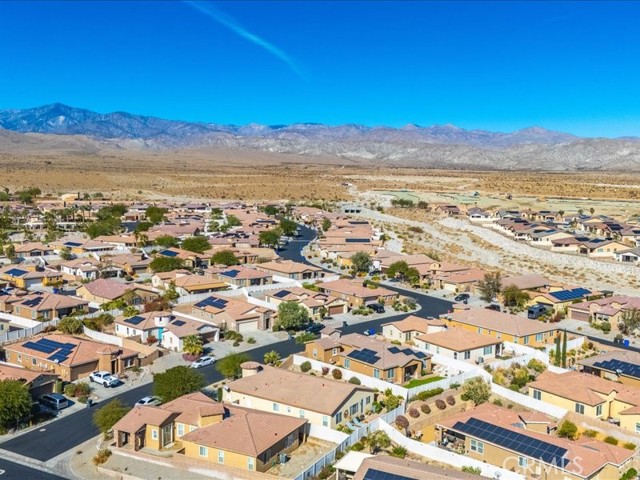 11852 Morning Star Drive, Desert Hot Springs CA: https://media.crmls.org/medias/b49cfeee-ef6e-4098-b2f4-eb2c37638bec.jpg