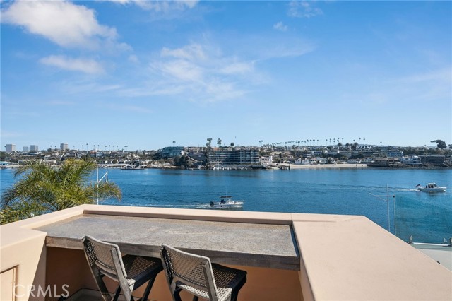 2278 Channel Rd Road, Newport Beach CA: https://media.crmls.org/medias/b49d07f3-a8c6-4bbe-827a-9dfa22b841e4.jpg