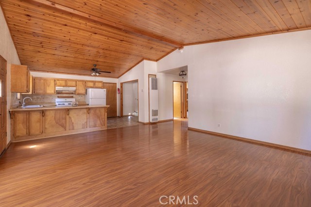 1178 Pine Ridge Lane, Big Bear City CA: https://media.crmls.org/medias/b49d48a9-76df-41f6-b85e-c2335474fb0e.jpg