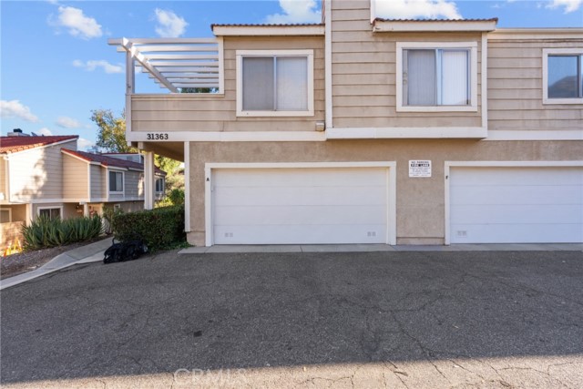 Detail Gallery Image 4 of 43 For 31363 the Old Road, Castaic,  CA 91384 - 3 Beds | 2/1 Baths