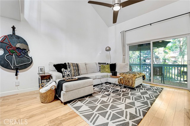 Detail Gallery Image 8 of 21 For 7050 Shoup Ave, Canoga Park,  CA 91303 - 1 Beds | 1 Baths