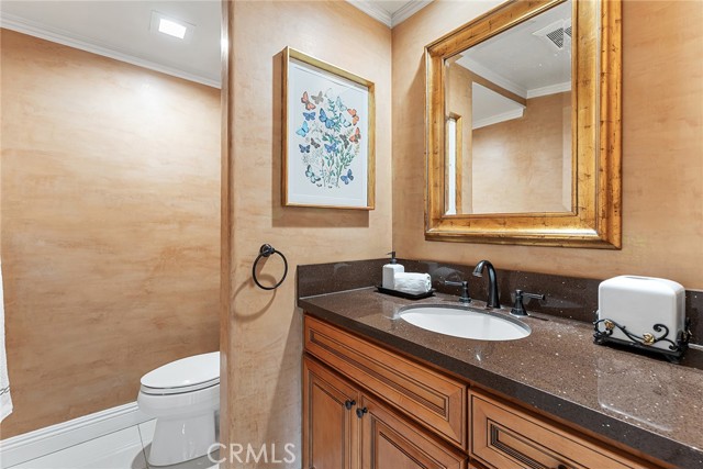 5005 Delita Place, Woodland Hills CA: https://media.crmls.org/medias/b49eed3d-8854-4d68-aee8-cad0aa2cb8d9.jpg