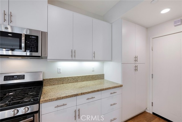 Detail Gallery Image 10 of 41 For 18 Prominence, Lake Forest,  CA 92630 - 3 Beds | 2/1 Baths