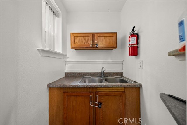 Detail Gallery Image 12 of 22 For 23339 Seeley Way, Crestline,  CA 92325 - 2 Beds | 2 Baths