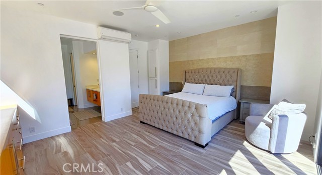 Detail Gallery Image 4 of 24 For 237 1st St, Huntington Beach,  CA 92648 - 4 Beds | 3/2 Baths