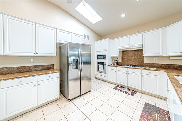 Detail Gallery Image 7 of 28 For 24172 Calle Artino, Murrieta,  CA 92562 - 3 Beds | 2 Baths