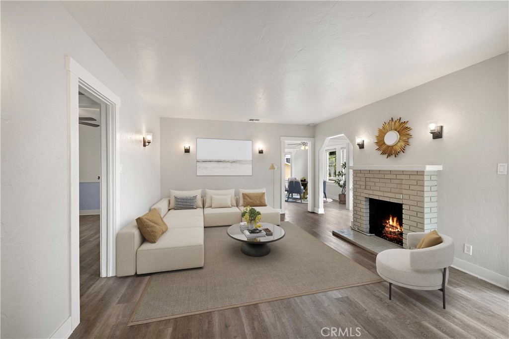 541 Oak Street