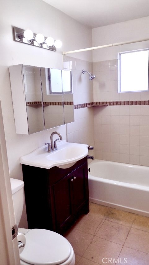 Detail Gallery Image 5 of 27 For 535 Inwood Dr, Santa Barbara,  CA 93111 - 4 Beds | 2 Baths