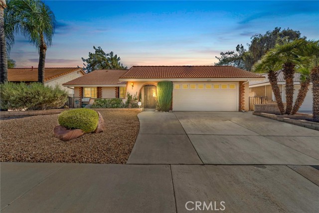 Detail Gallery Image 3 of 39 For 2059 Silver Oaks Way, Hemet,  CA 92545 - 2 Beds | 2 Baths