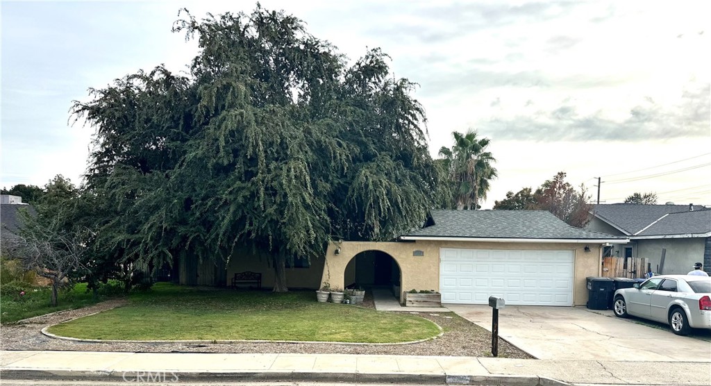 1928 S Linwood Street