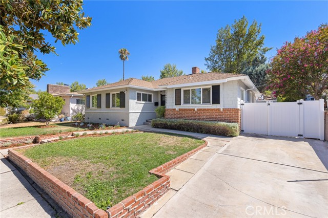 19438 Calvert St, Tarzana, CA 91335