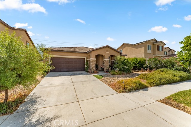 Detail Gallery Image 2 of 24 For 26947 Mountaingate St, Menifee,  CA 92585 - 4 Beds | 3 Baths