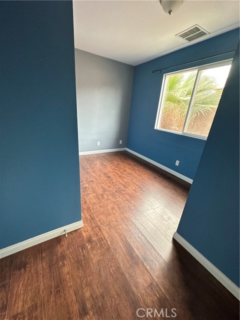Image 22 of 24 For 53385 Eisenhower Drive