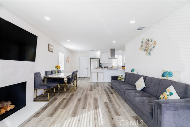 Detail Gallery Image 5 of 46 For 7323 Camellia Ave, North Hollywood,  CA 91605 - – Beds | – Baths