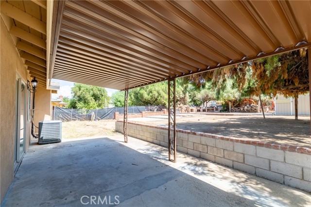 28029 Reservoir Avenue, Nuevo CA: https://media.crmls.org/medias/b4a5d553-6f2b-4875-900a-3979baece77d.jpg
