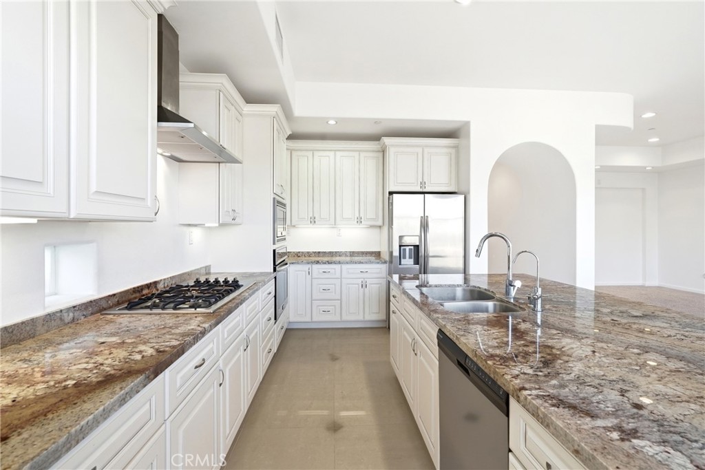 https://media.crmls.org/medias/b4a69743-5549-462d-bf08-97d8845ad7a8.jpg?preset=X-Large