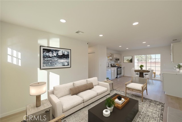 Detail Gallery Image 3 of 20 For 22090 Cherokee Ave, Apple Valley,  CA 92307 - 3 Beds | 2 Baths