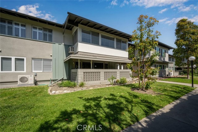 1930 St John Road, Seal Beach CA: https://media.crmls.org/medias/b4a76324-9dff-4f2a-aeb5-16fe14491741.jpg