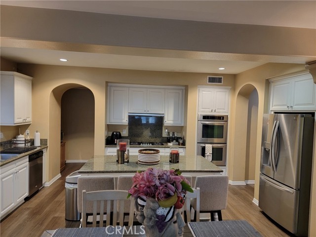 Detail Gallery Image 7 of 33 For 3103 S Hampton Way, Ontario,  CA 91761 - 4 Beds | 4/1 Baths