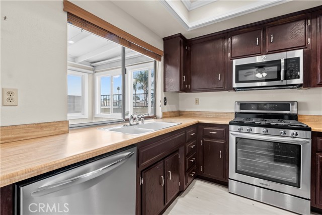 2324 El Rancho Circle, Hemet CA: https://media.crmls.org/medias/b4a7d0d3-ae24-41e8-b764-58b44089f19c.jpg