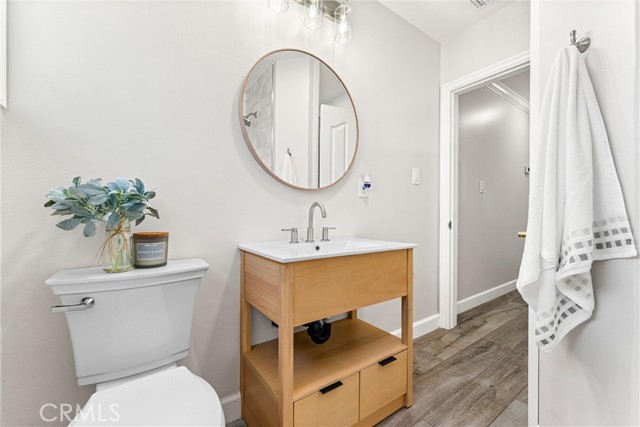 6557 E Walkerton Street, Long Beach CA: https://media.crmls.org/medias/b4a808ae-9008-4698-a6cd-72a4b2baf68a.jpg