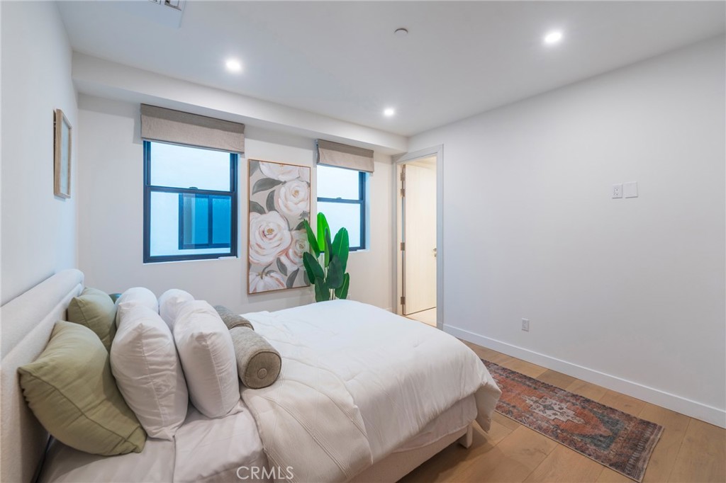 MLS #OC25269306 image #24