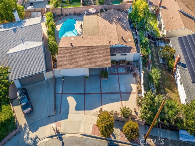 Welcome to 1561 Eloise Circle in the east end of Simi Valley.