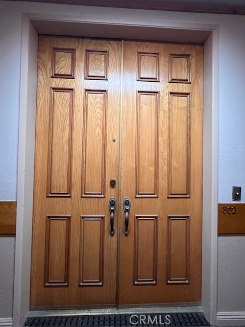 Detail Gallery Image 3 of 16 For 622 S Barrington #302,  Los Angeles,  CA 90049 - 1 Beds | 2 Baths