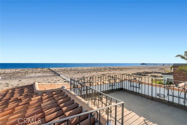 1201 E Balboa Boulevard, Newport Beach CA: https://media.crmls.org/medias/b4aad97f-77a1-4cac-8267-1f091594ed88.jpg