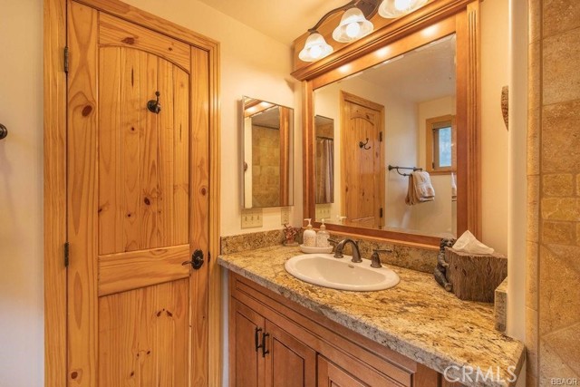 Detail Gallery Image 27 of 43 For 43478 Sheephorn Rd, Big Bear Lake,  CA 92315 - 3 Beds | 2 Baths