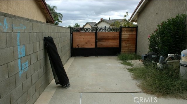 Detail Gallery Image 11 of 18 For 23809 Parkland Ave, Moreno Valley,  CA 92557 - 4 Beds | 2/1 Baths