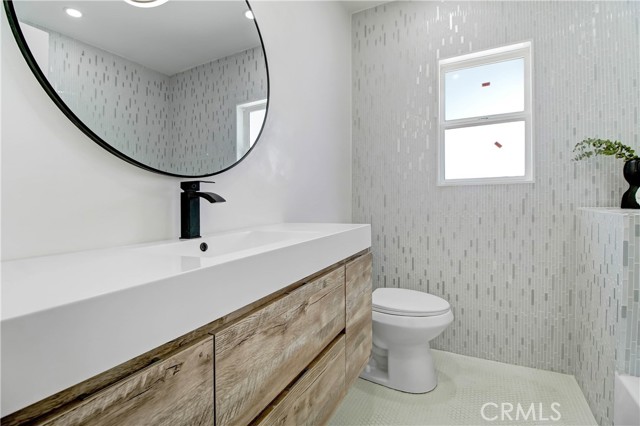 Detail Gallery Image 18 of 24 For 18715 Gledhill St, Northridge,  CA 91324 - 3 Beds | 2 Baths