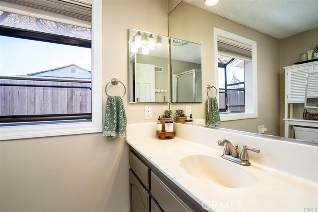 17922 Romelle Avenue, North Tustin CA: https://media.crmls.org/medias/b4ad3f16-2ff1-43c1-b7b4-6b143e34eaff.jpg
